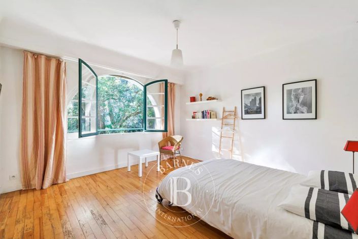 Image No.14-7 Bed House for sale