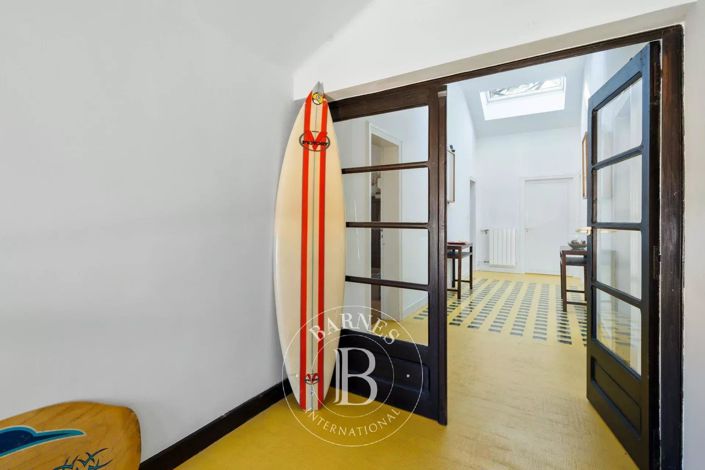 Image No.17-7 Bed House for sale