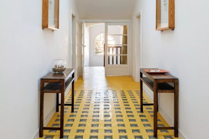 Image No.21-7 Bed House for sale