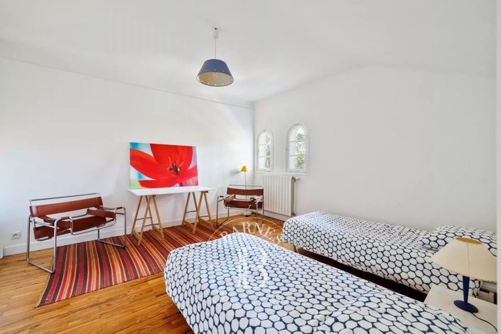 Image No.23-7 Bed House for sale