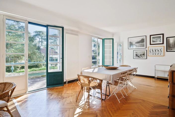 Image No.9-7 Bed House for sale