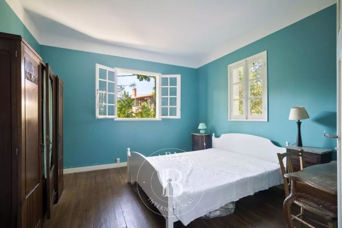 Image No.14-10 Bed House for sale