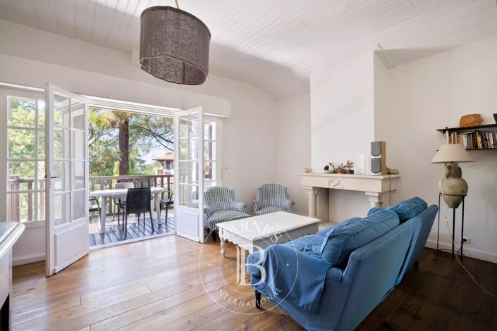 Image No.15-10 Bed House for sale