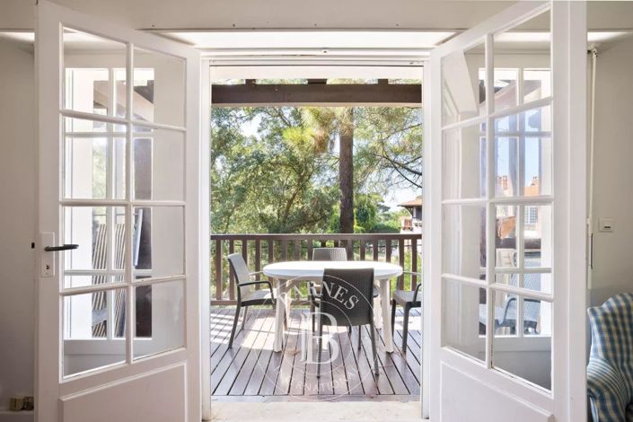 Image No.16-10 Bed House for sale