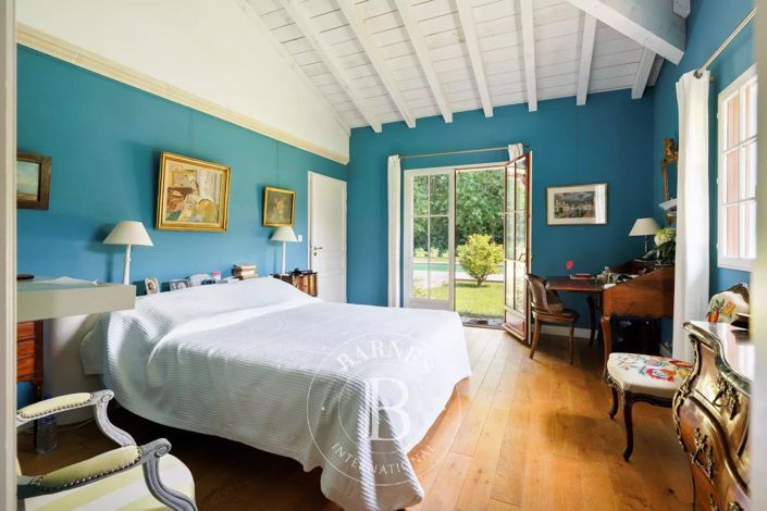 Image No.11-7 Bed House for sale