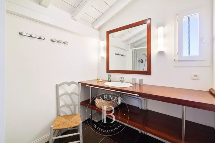 Image No.13-7 Bed House for sale