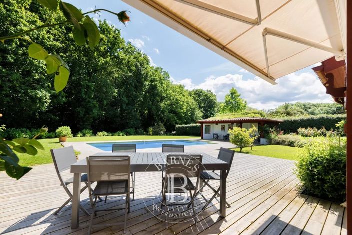 Image No.19-7 Bed House for sale