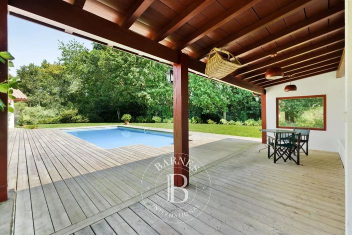 Image No.20-7 Bed House for sale