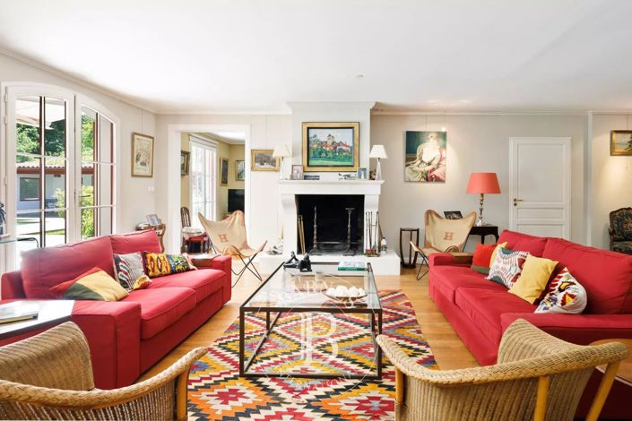 Image No.4-7 Bed House for sale