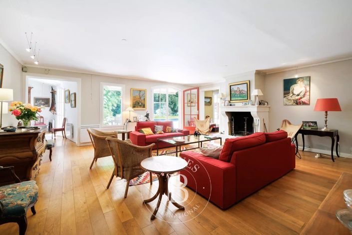 Image No.5-7 Bed House for sale