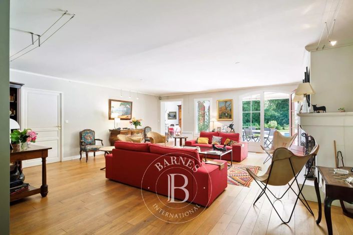 Image No.6-7 Bed House for sale