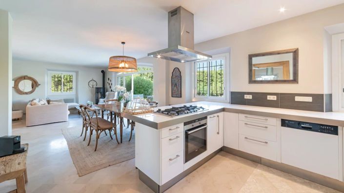 Image No.12-5 Bed House for sale