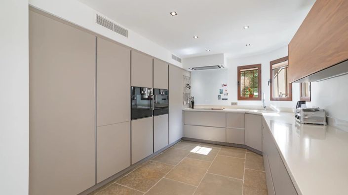 Image No.24-5 Bed House for sale