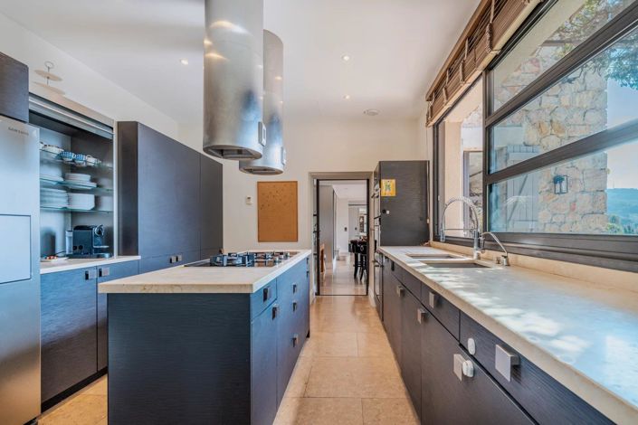 Image No.11-8 Bed House for sale