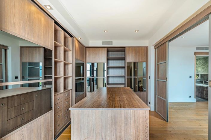 Image No.14-8 Bed House for sale