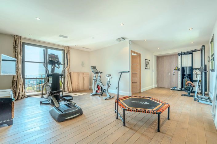 Image No.15-8 Bed House for sale