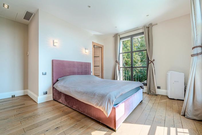 Image No.18-8 Bed House for sale