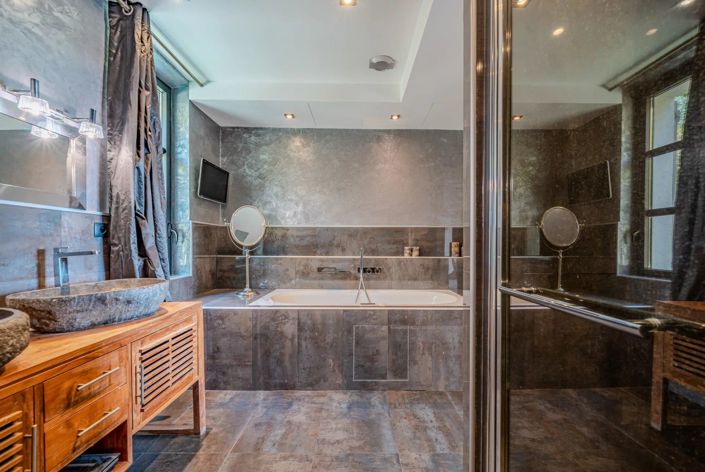 Image No.19-8 Bed House for sale