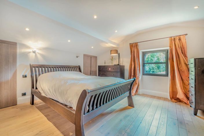 Image No.22-8 Bed House for sale