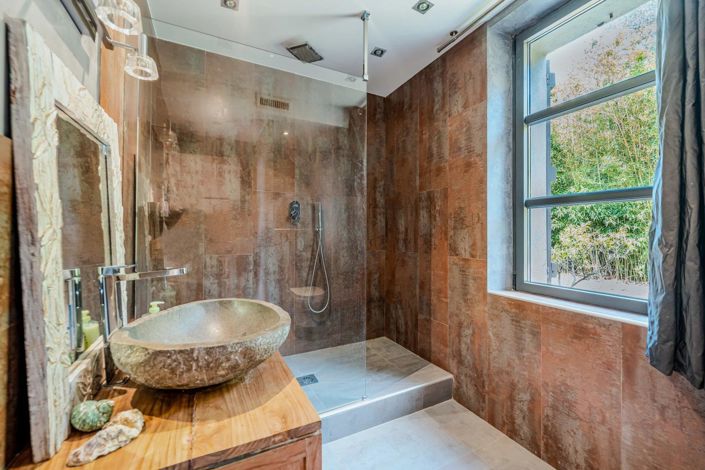 Image No.23-8 Bed House for sale