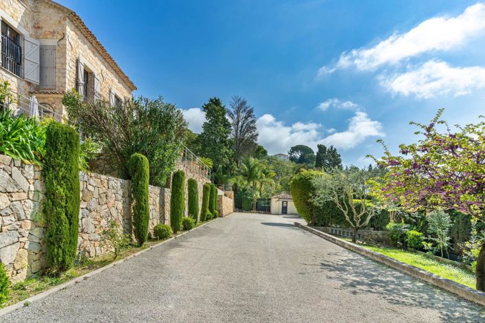 Image No.30-8 Bed House for sale