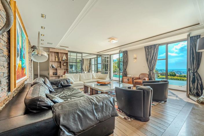 Image No.4-8 Bed House for sale