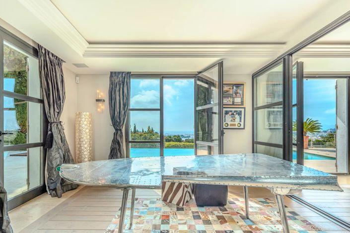 Image No.9-8 Bed House for sale