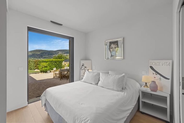 Image No.15-3 Bed House for sale