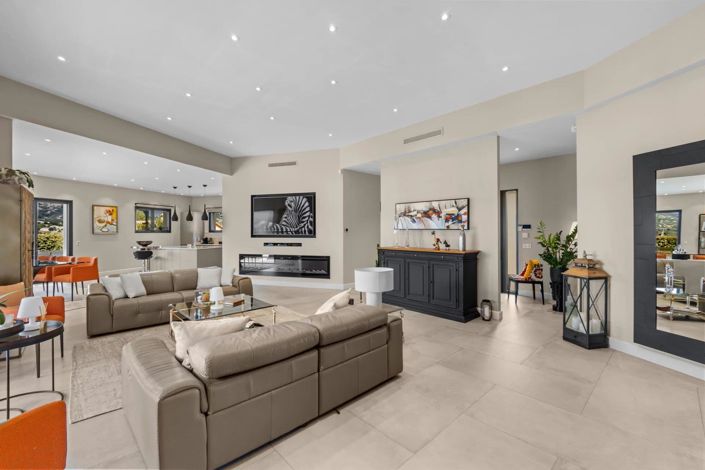 Image No.7-3 Bed House for sale