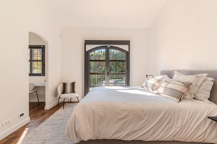 Image No.11-6 Bed House for sale