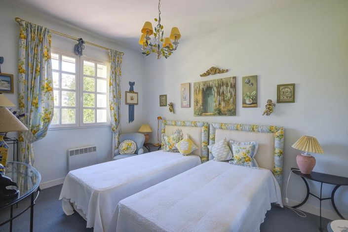 Image No.12-4 Bed House for sale