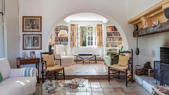 Image No.6-4 Bed House for sale