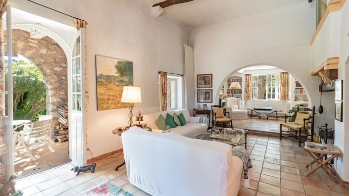 Image No.7-4 Bed House for sale