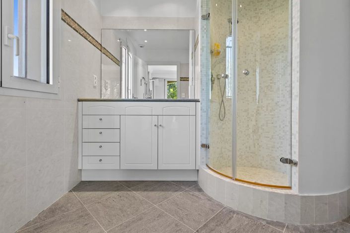 Image No.18-House for sale