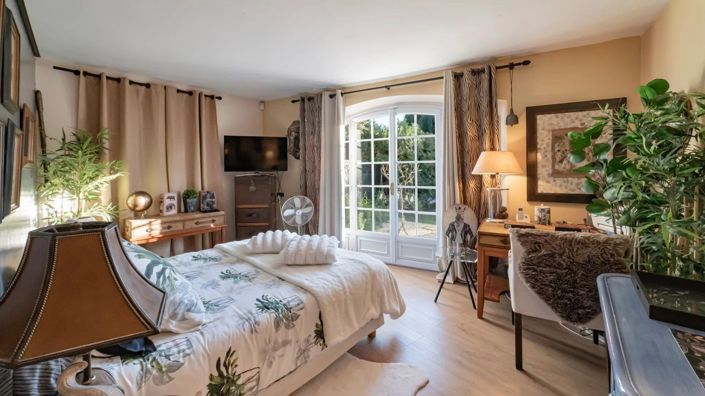 Image No.25-House for sale