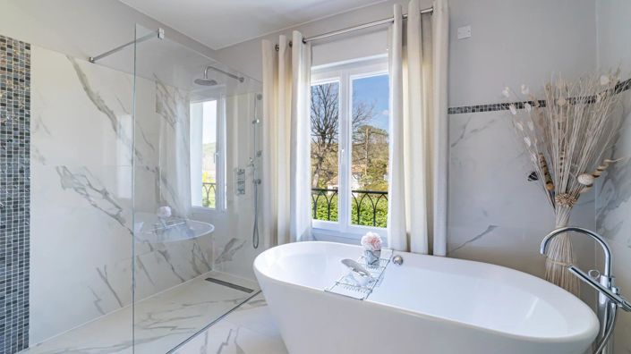 Image No.16-5 Bed House for sale