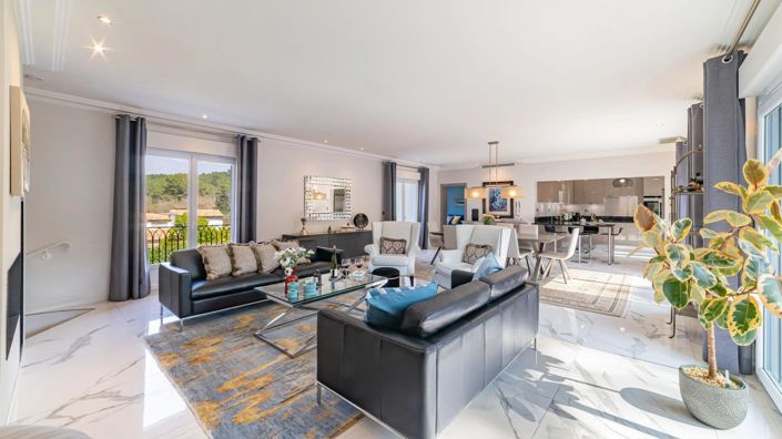 Image No.9-5 Bed House for sale