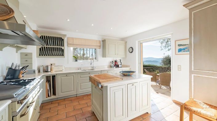 Image No.5-4 Bed House for sale