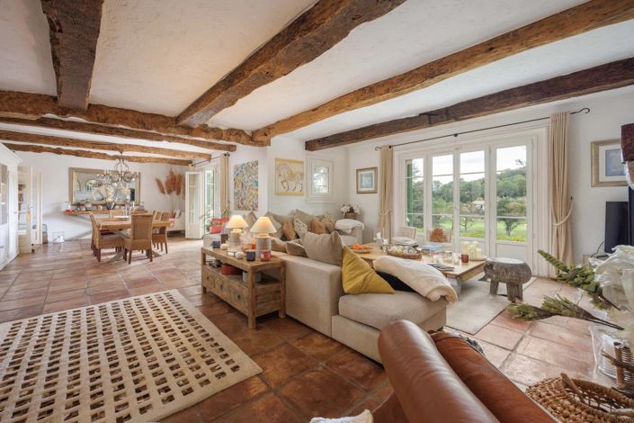 Image No.17-6 Bed House for sale