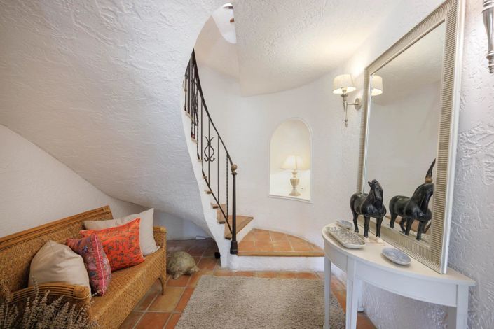 Image No.20-6 Bed House for sale