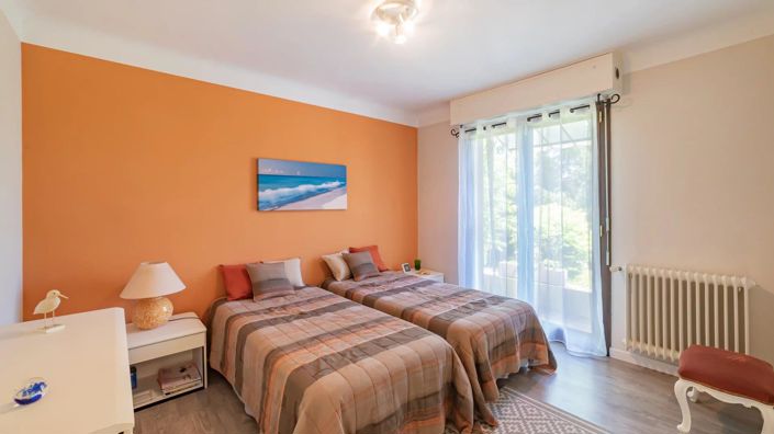 Image No.15-5 Bed House for sale