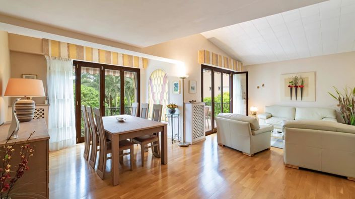 Image No.7-5 Bed House for sale