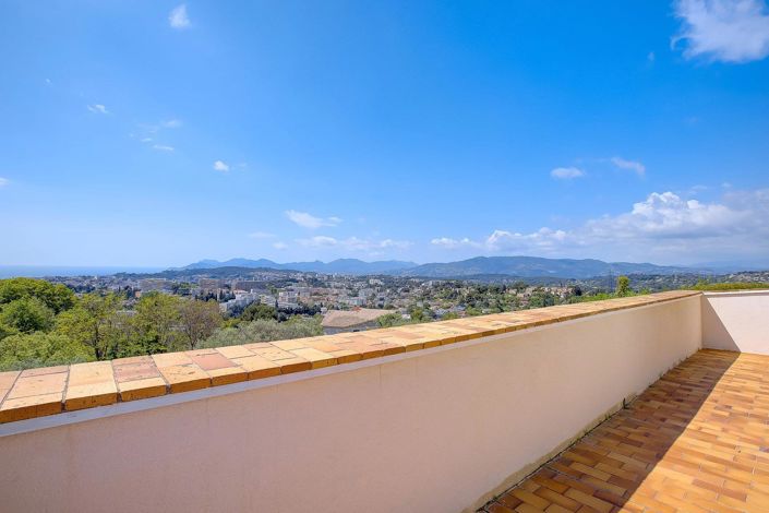 Image No.8-4 Bed House for sale