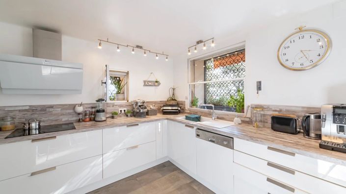 Image No.16-5 Bed House for sale