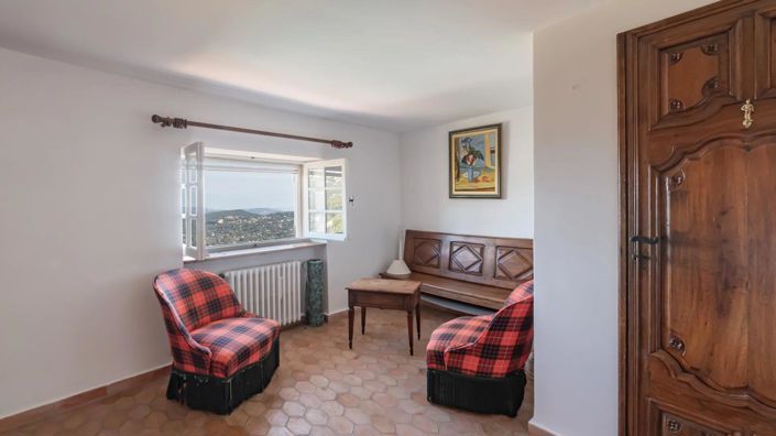 Image No.22-5 Bed House for sale