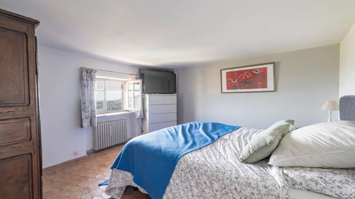 Image No.24-5 Bed House for sale