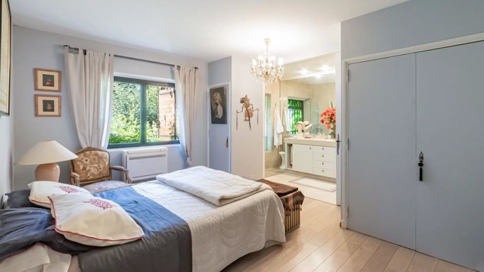 Image No.12-4 Bed House for sale