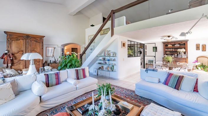 Image No.2-4 Bed House for sale