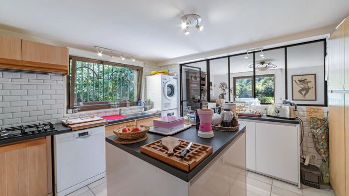 Image No.9-4 Bed House for sale