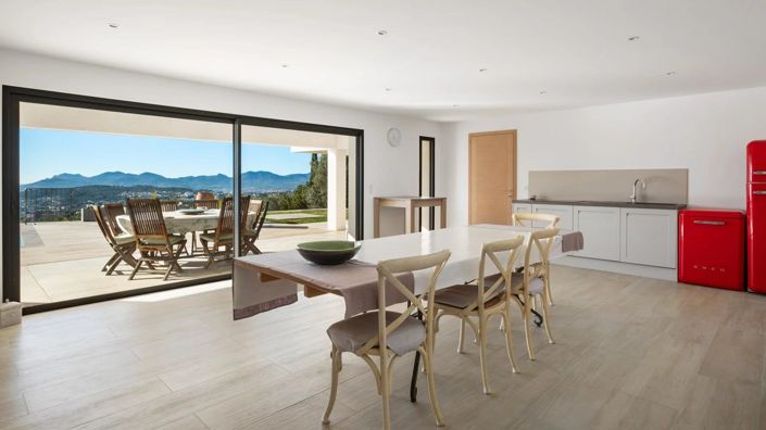 Image No.10-6 Bed House for sale